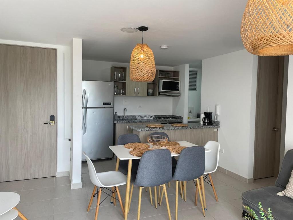 Apartamento cerca al aeropuerto con 3 habitaciones - 2