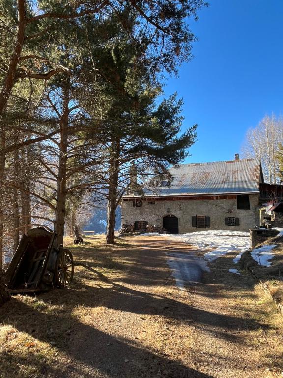 Grand chalet d alpage tout confort dans la nature - 1