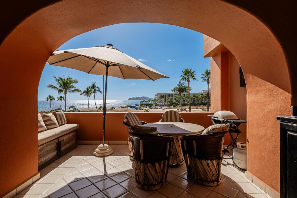 Casa del Mar Dorado 202 1BR Condo Beachfront - 4