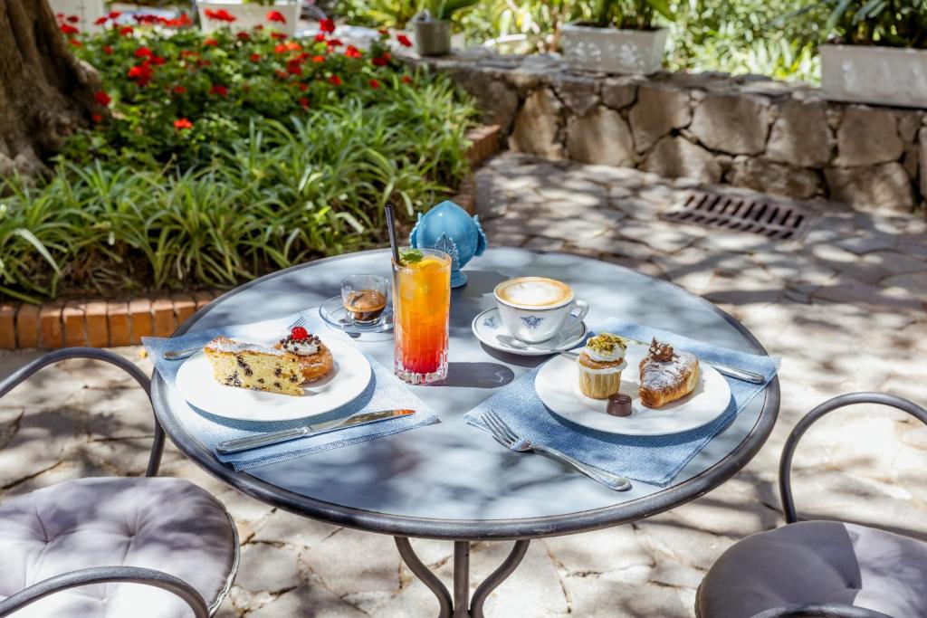 Grand Hotel Cesare Augusto — Restaurant & bars in Sorrento, Campania