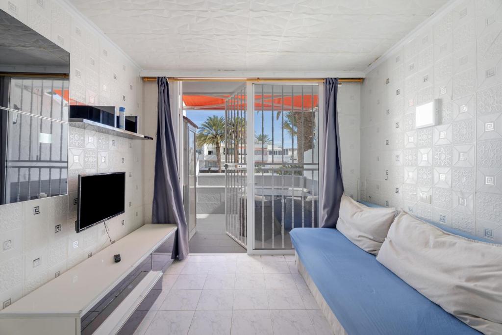 Cozy Stay with Pool - 5