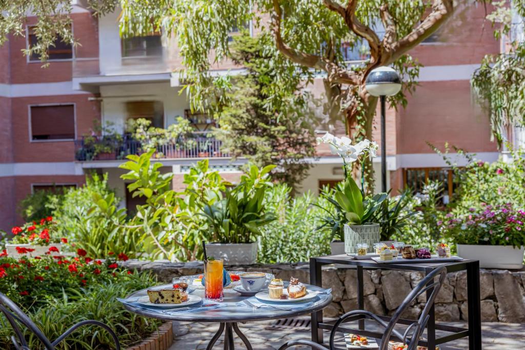 Grand Hotel Cesare Augusto — Restaurant & bars in Sorrento, Campania