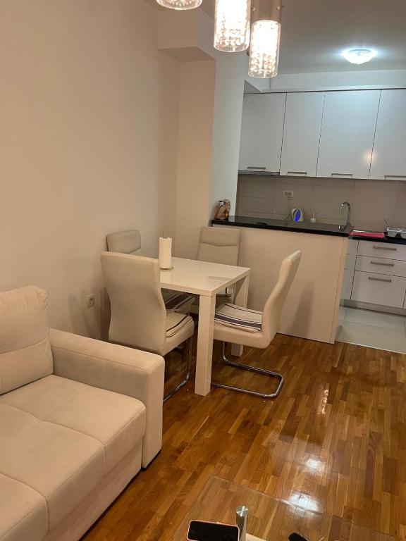 N10 Apartman - 2