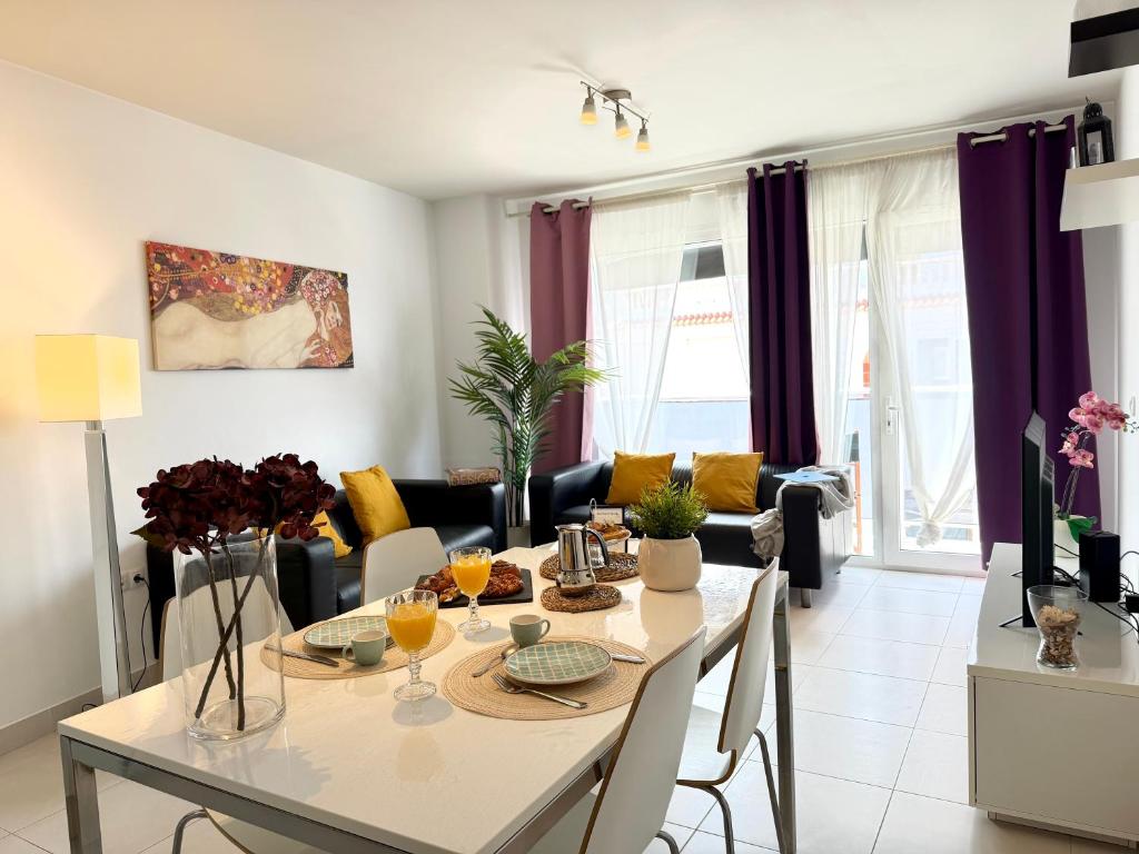 Hortensia Suites Apartments, Los Cristianos, Tenerife - 1