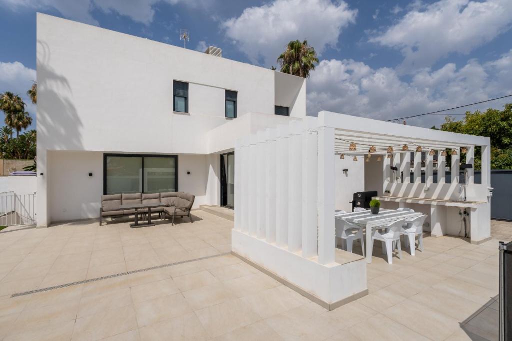 Casa con piscina y gran terraza en El Pinillo - 3
