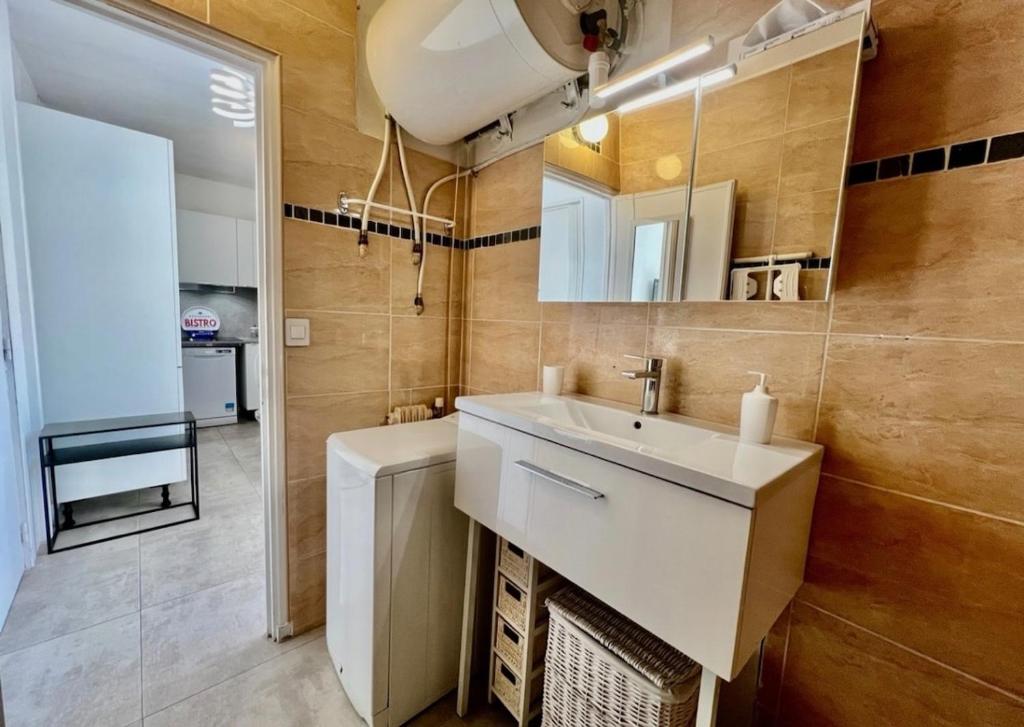 Perfect location for this bright apartment - 2