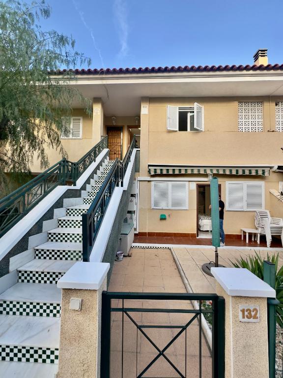 Sunny 3 bedroom townhouse with a terrace with a sea view - 4