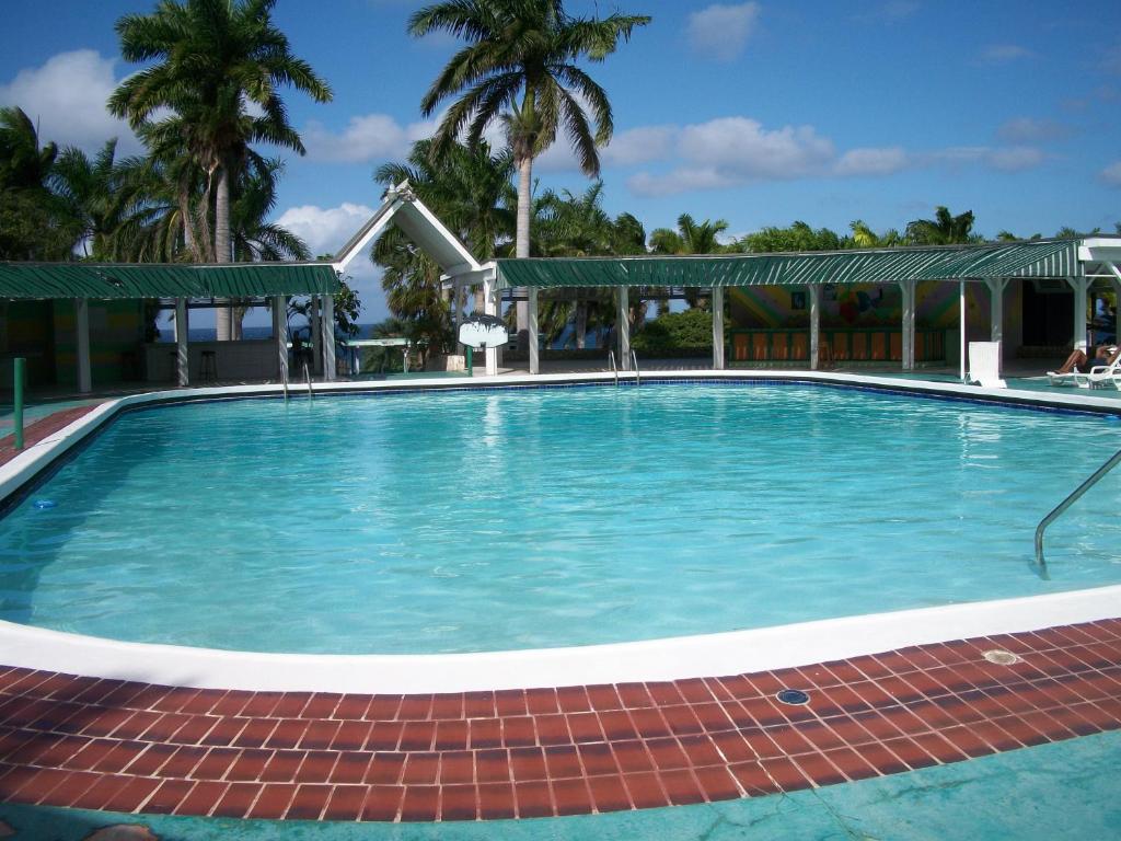Seacastles by the beach/pool photo