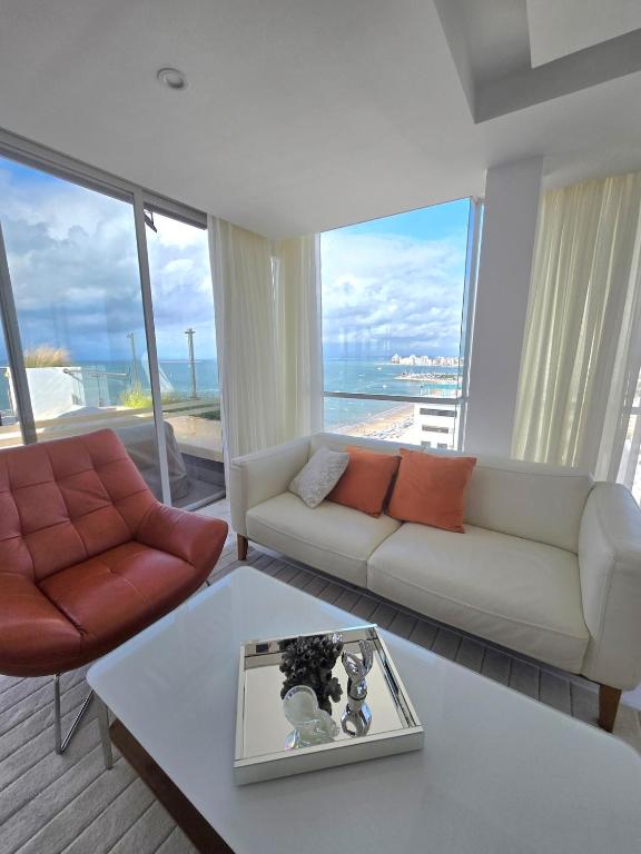 Penthouse by the sea, pool and jacuzzi - 1