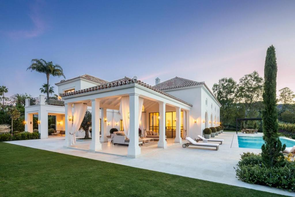 Villa Dorada — Luxury 6-Bedroom Villa with Pool - 4
