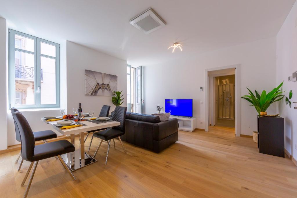 Heart of Lugano Apartment with Balcony - Happy Rentals - 3