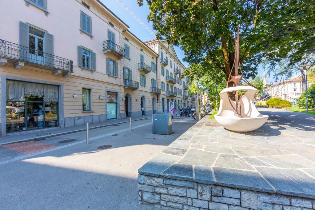 Heart of Lugano Apartment with Balcony - Happy Rentals - 2