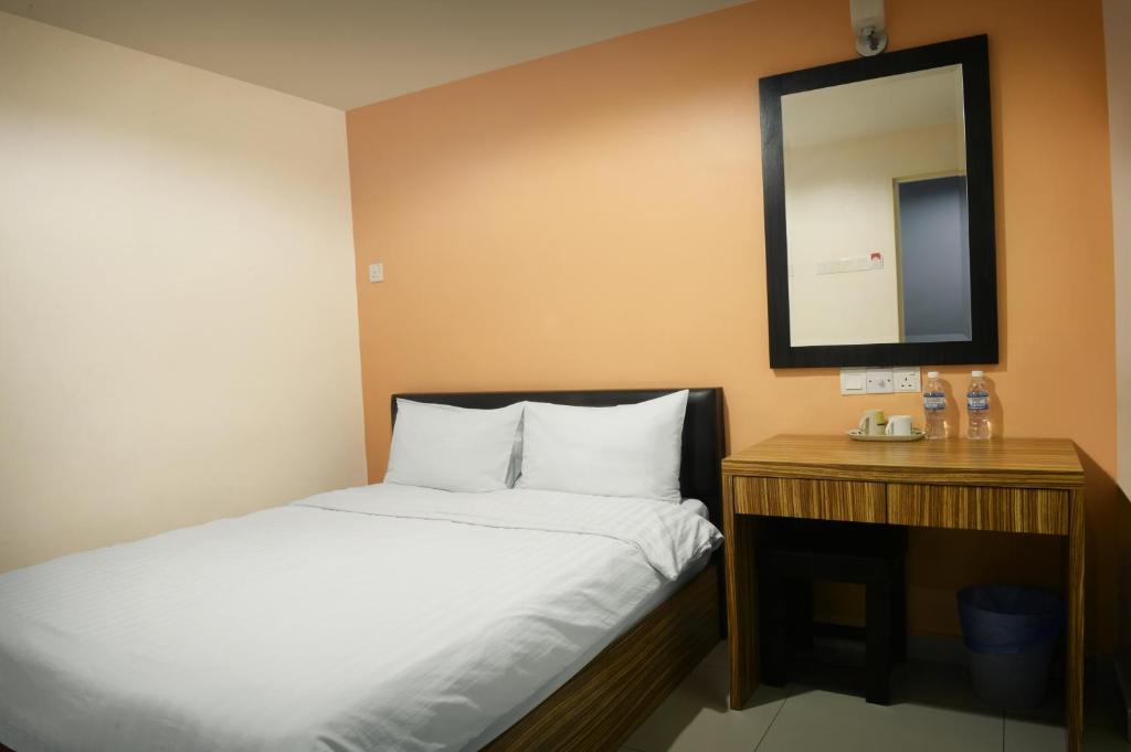 Brezza Hotel Lumut photo