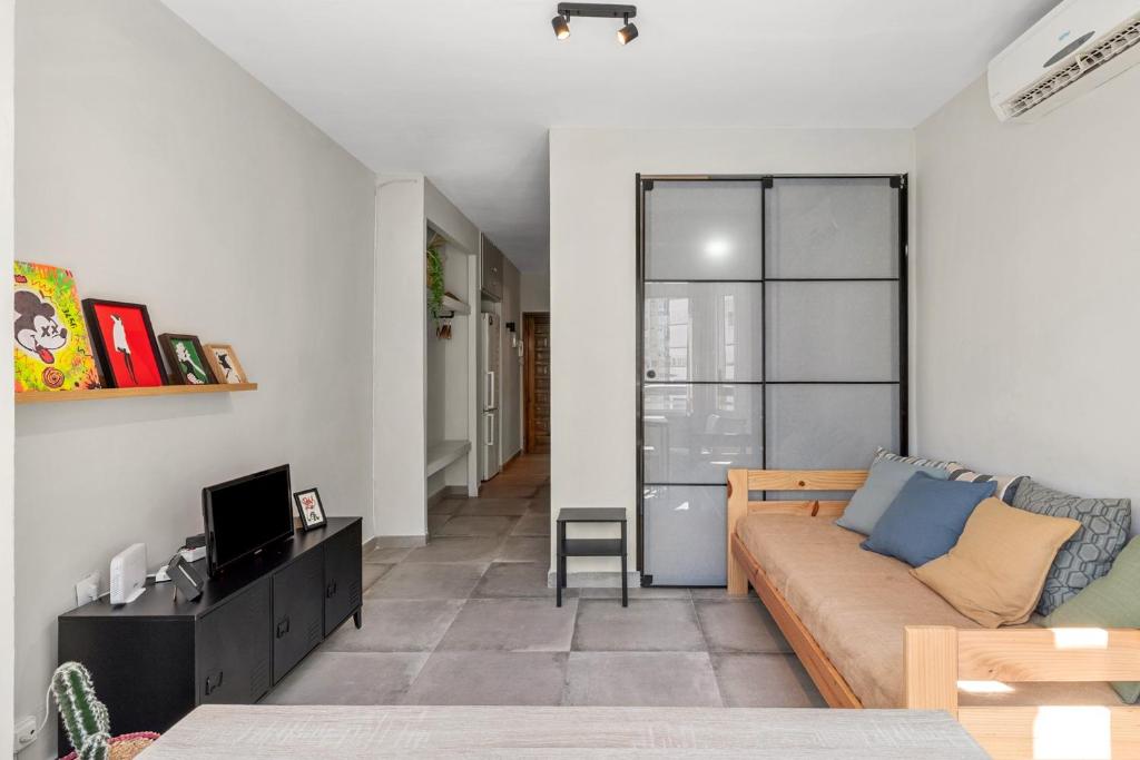 Cozy Downtown Studio - ac wifi - 4
