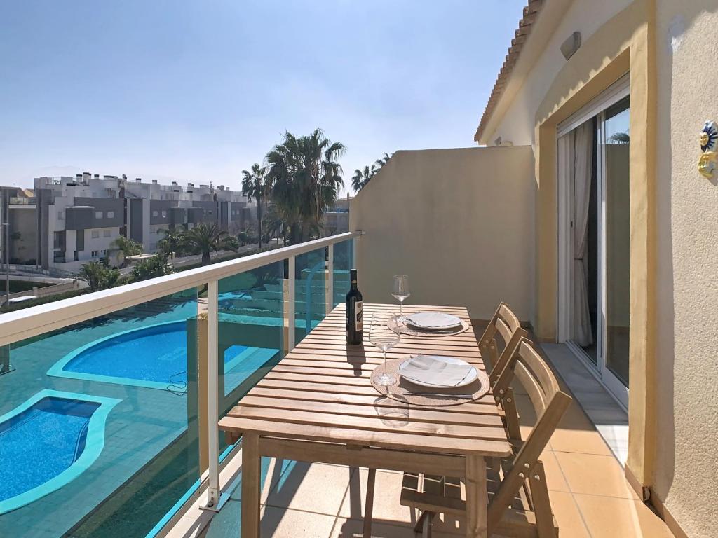 Two-bedroom Penthouse Apartment Next to the Sea - 5