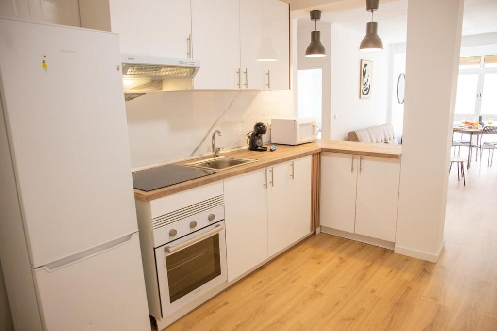 Stylish 2BR Apt I 2 min Station I Walk to Center - 3