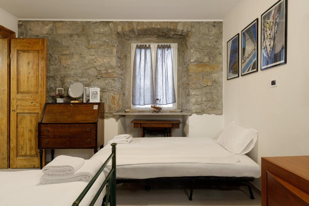 Pietra, legno e versi, casa Carducci a Trieste - 2
