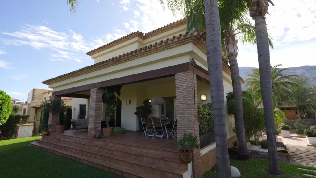 Villa 3 dormitorios y piscina - 4