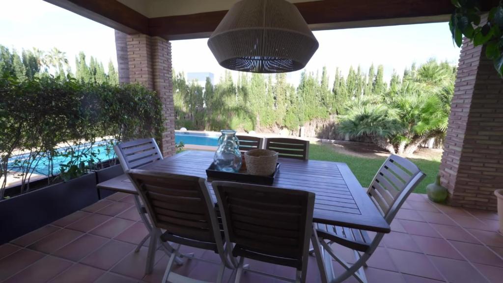Villa 3 dormitorios y piscina - 1