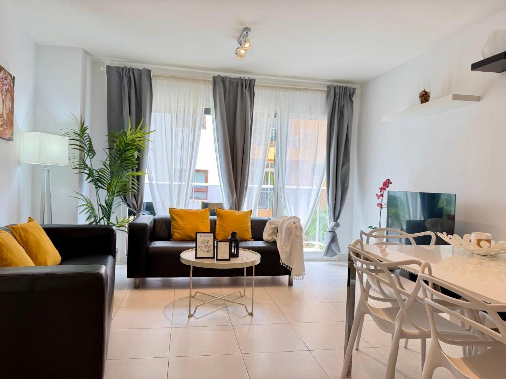 Hortensia Suites Apartments, Los Cristianos, Tenerife - 5