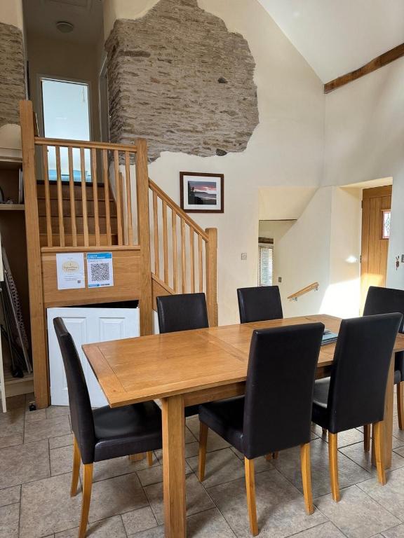 Beautiful Barn Conversion with Games Room photo 4