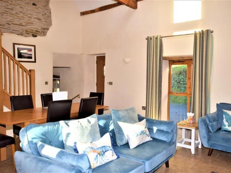 Beautiful Barn Conversion with Games Room photo 2