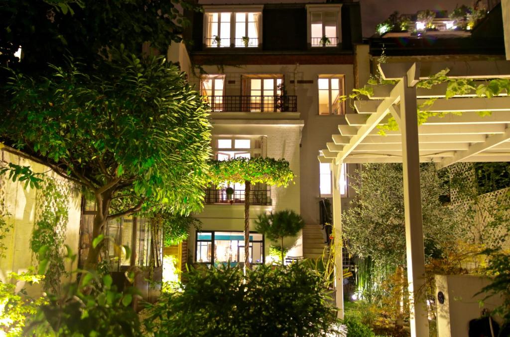 Balcony/terrace, Villa du Square, Luxury Guest House in Paris