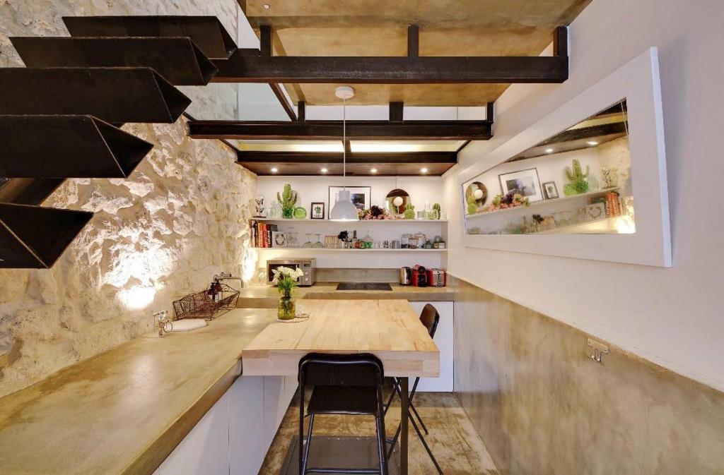 Maison d'artiste pleine de charme avec jardin - 2