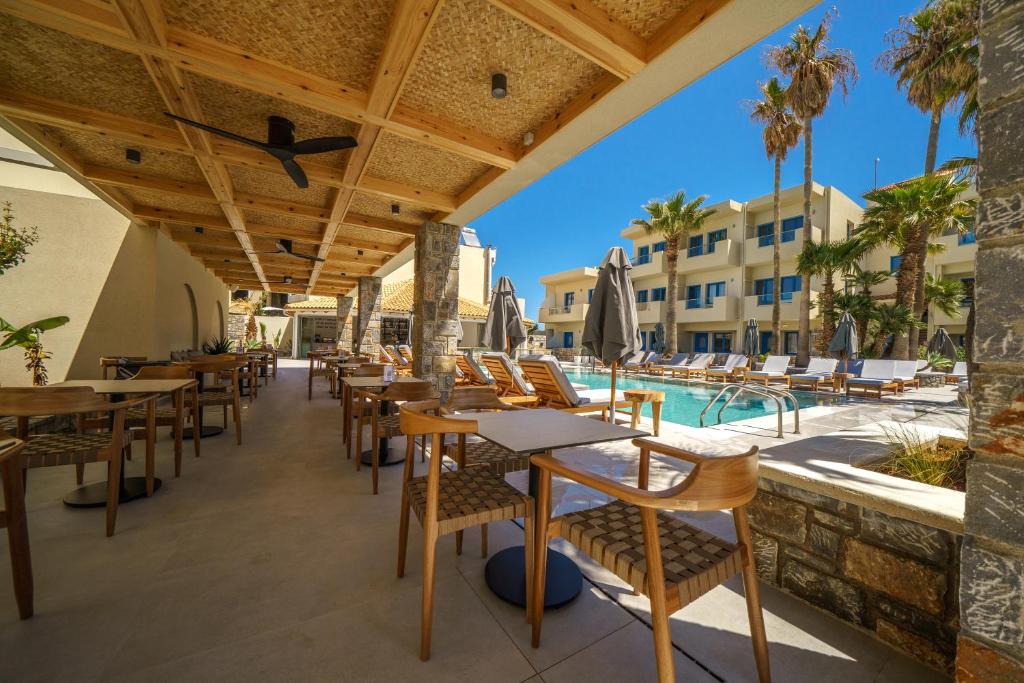 Nana Angela Apartments — Restaurant & bars in Hersonissos