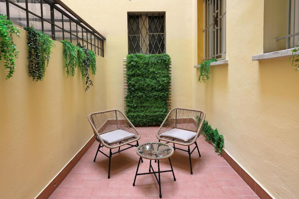 Loft Two Towers Historic Center - 2 BR 2BA - Patio - 1
