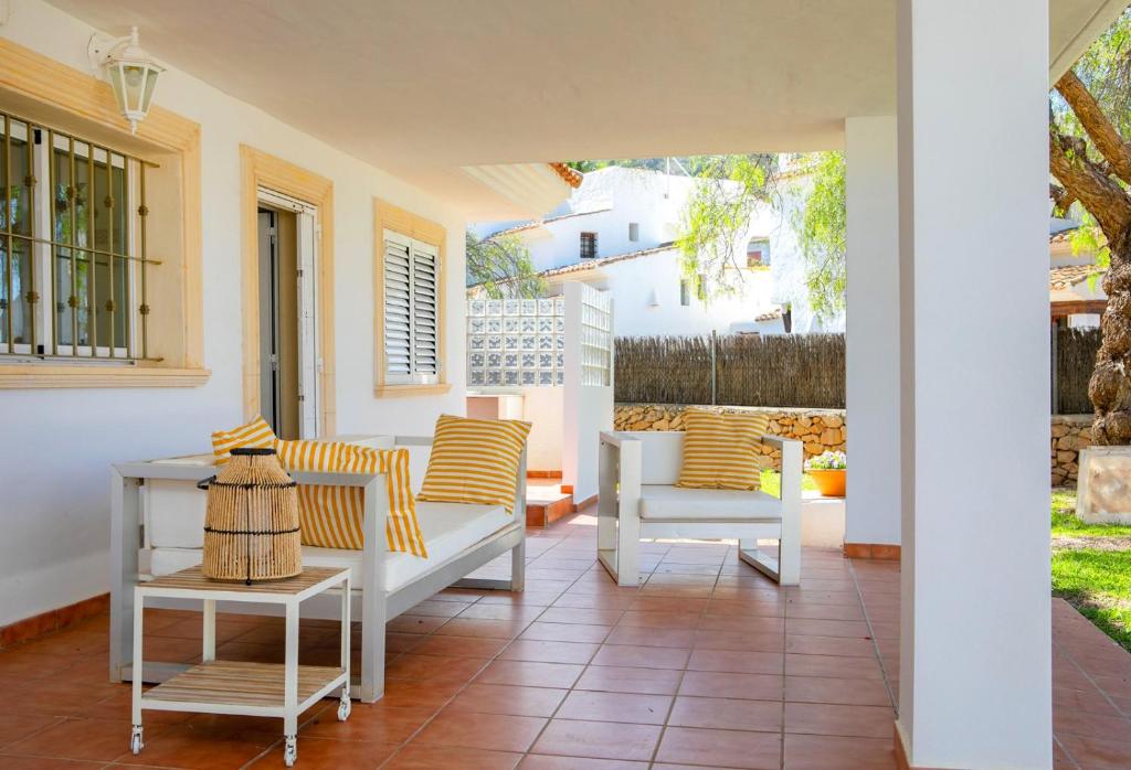 Villa Morret Moraira by CabreraHomes - 2