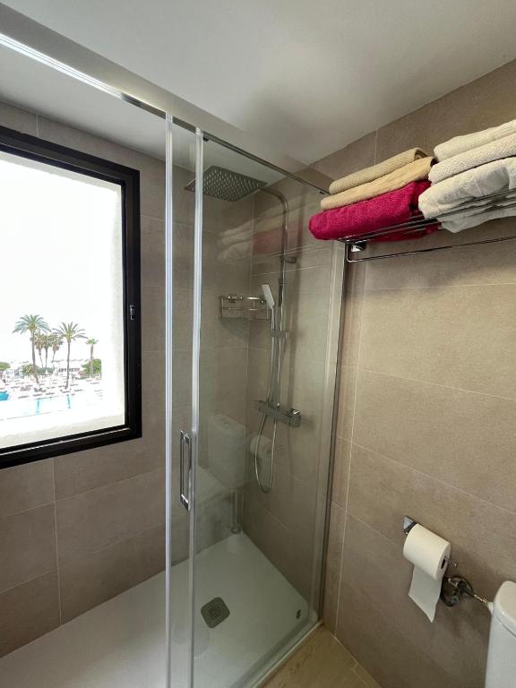 WintowinRentals Newly Renovated Private Suite Beachfront & Steps to the Marina - 5
