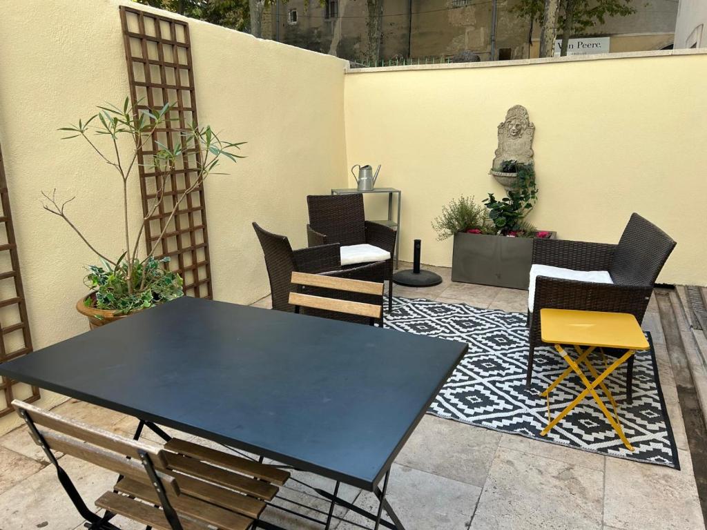 App Terrasse - St-Rémy Conciergerie Maurin - 3