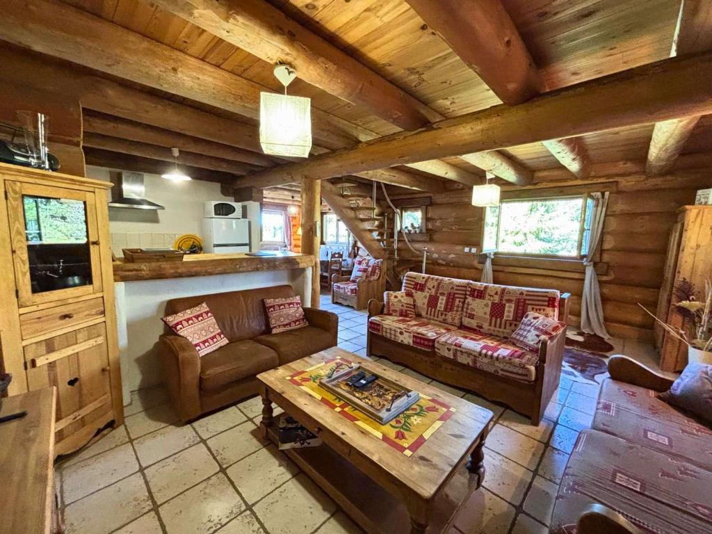 CHALET INDIVIDUEL 4 * EN RONDINS SUR PYRENEES 2000 - 2