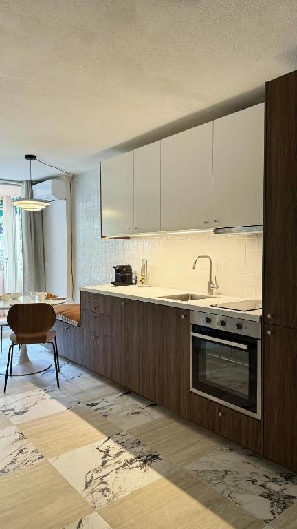 Cozy Studio, Pool & Beaches 2 min away - 2