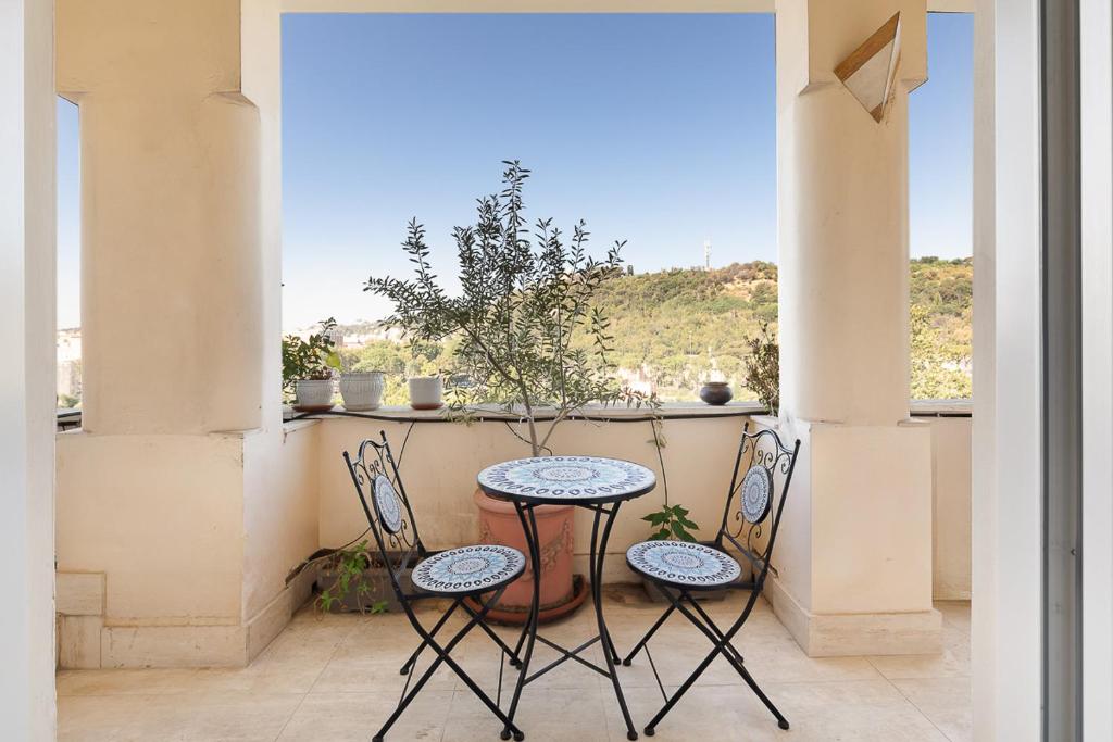 Vintage Penthouse with Panoramic St Peter View - 4
