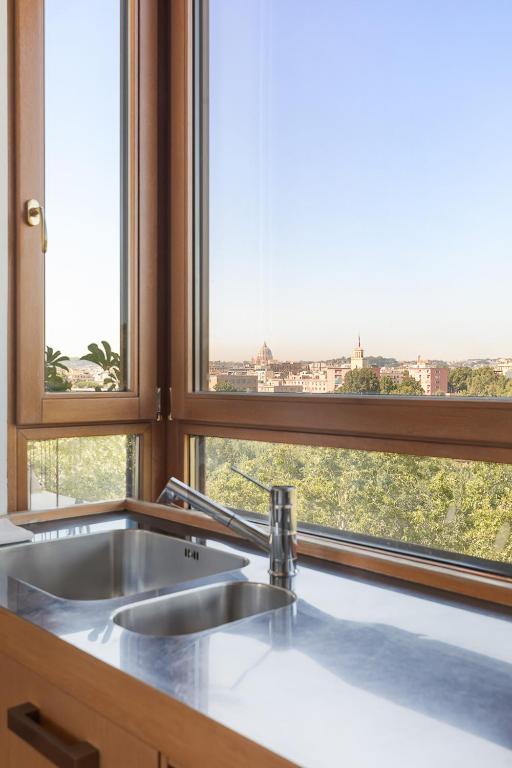 Vintage Penthouse with Panoramic St Peter View - 2