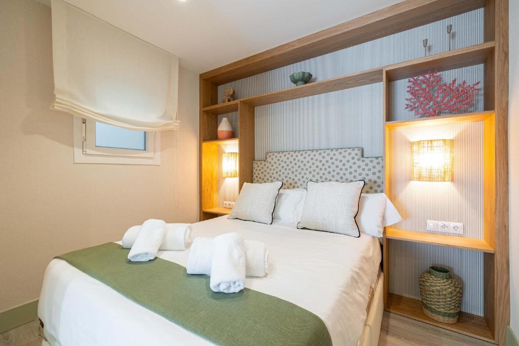 Bright Ground Floor Apt - 700m to Beach - 2