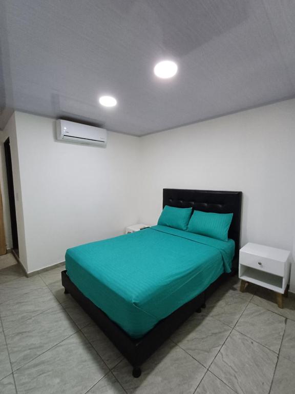 APARTA ESTUDIO CONDO - 1