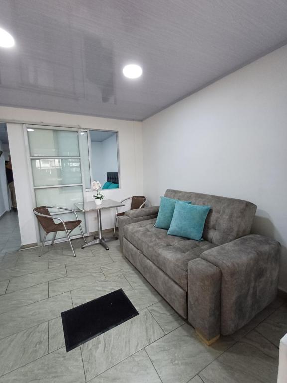 APARTA ESTUDIO CONDO - 4