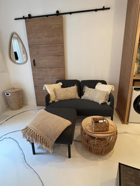 Studio Jungle atypique avec salle de bain grotte Cour privée Centre Nîmes - 4