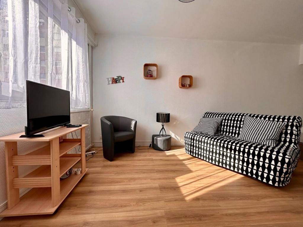 WeHost - Richelieu - Grand studio pour 2 personnes avec parking - 2