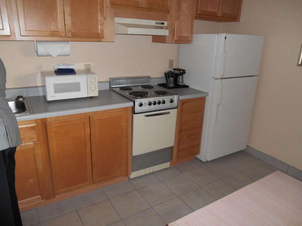 GuestHouse Inn & Suites Eugene/Springfield Photo 35