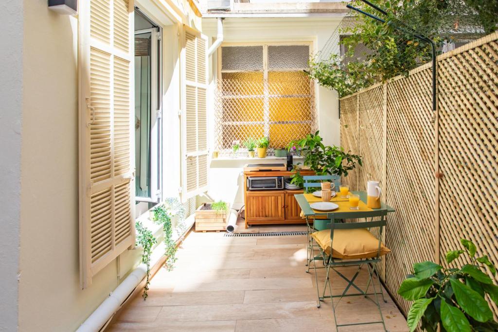 Bliss flat and terrasse 1 feet beach - 5