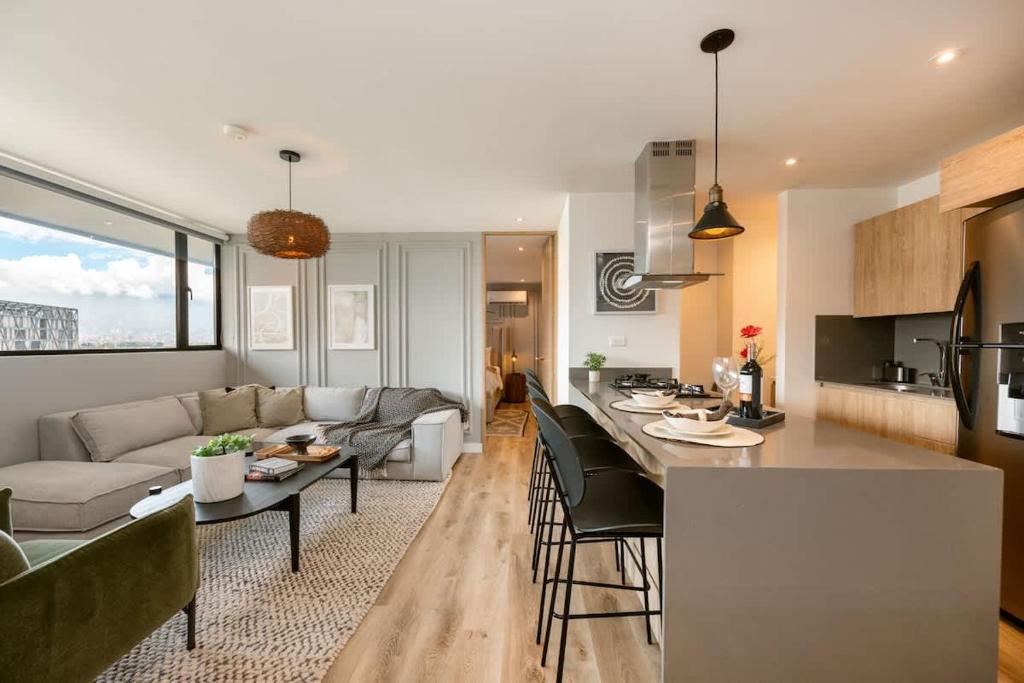 Go Living Suites: Your Medellin Retreat - 1