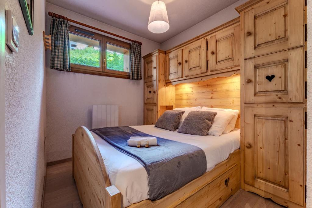 Comfort with Balcony Ski Access and parking - 3