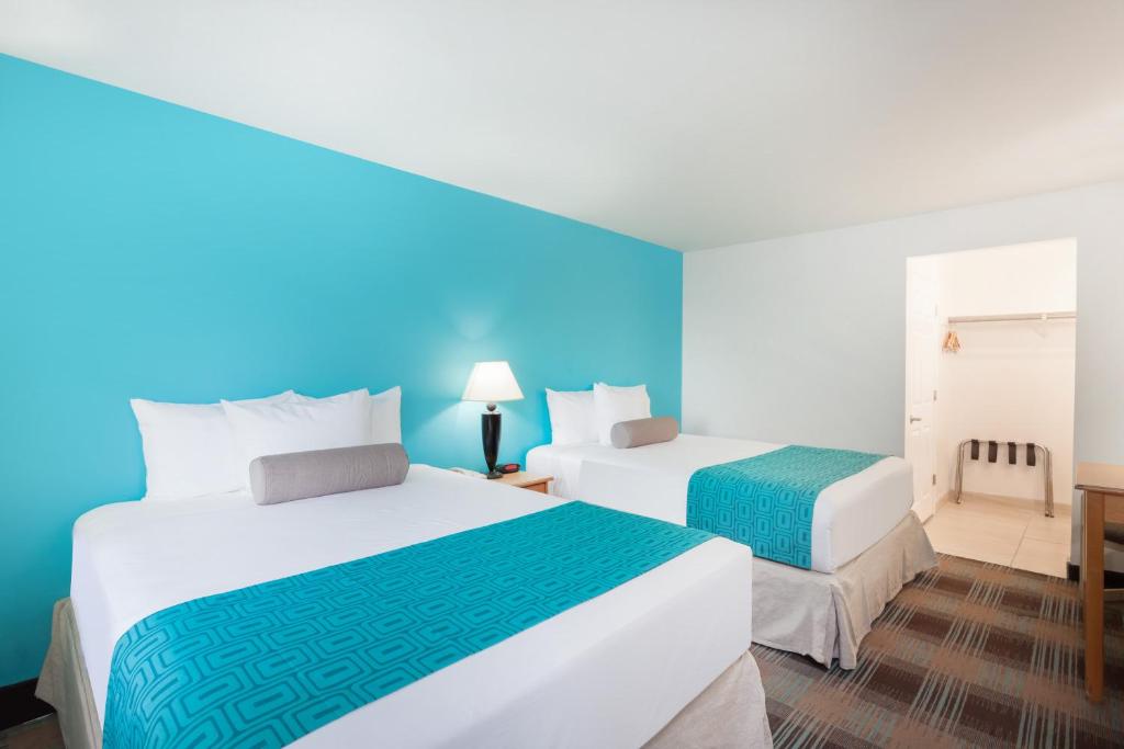 San Diego Howard Johnson by Wyndham San Diego Hotel Circle Additional