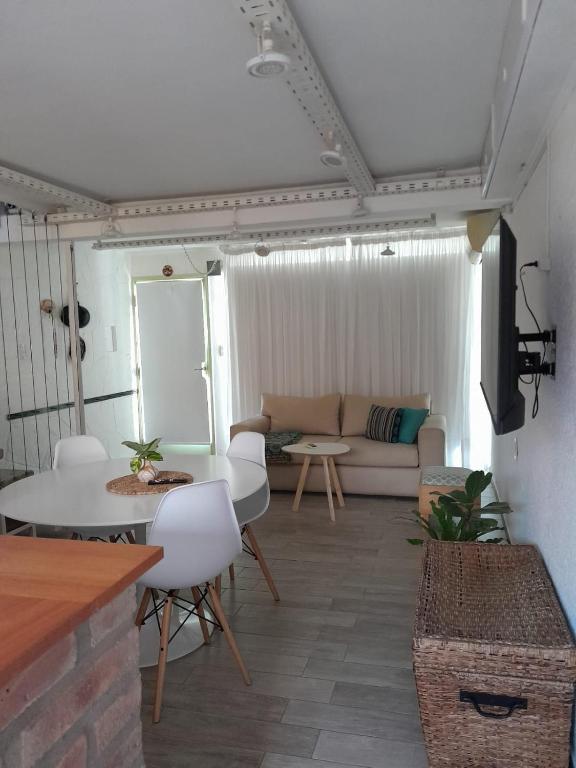 Almalibre House - 3