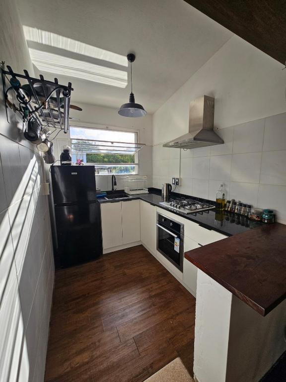 Apartamento con gran balcón frente a parque - 4