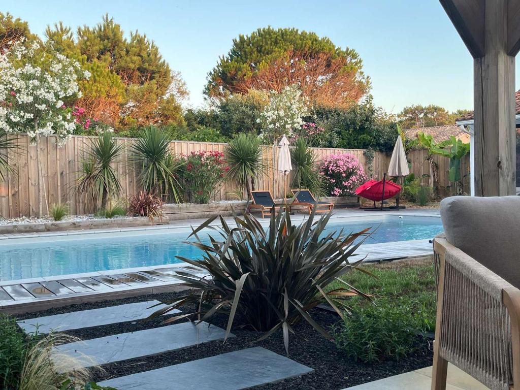 Villa avec piscine - 11 pers., Ã 300m de la plage - FR-1-877-10 - 2
